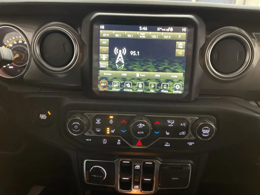 2023 Jeep Wrangler 4-Door Sahara - Photo 18