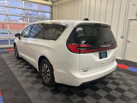 More photos of 2023 Chrysler Pacifica Hybrid Touring L at Candy Cars, NY