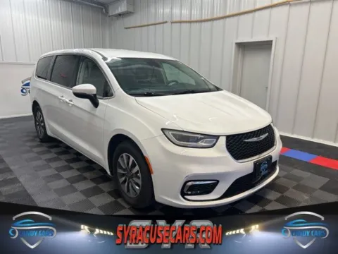 White 2023 Chrysler Pacifica Hybrid Touring L for sale in Syracuse, NY