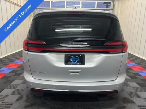 More photos of 2024 Chrysler Pacifica Touring L at Candy Cars, NY