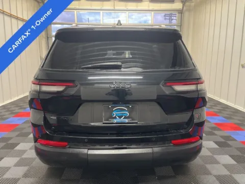 More photos of 2023 Jeep Grand Cherokee L Altitude at Candy Cars, NY