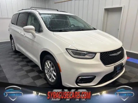 White 2022 Chrysler Pacifica Touring L for sale in Syracuse, NY