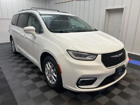 Photos of 2022 Chrysler Pacifica Touring L for sale in Syracuse, NY at Candy Cars