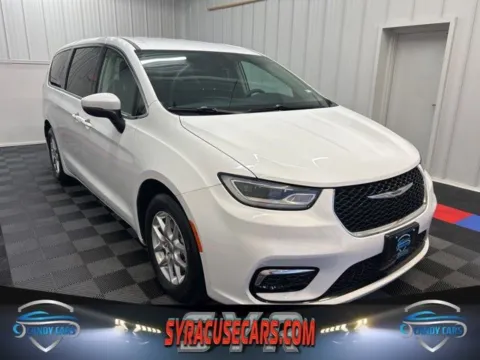 White 2023 Chrysler Pacifica Touring L for sale in Syracuse, NY