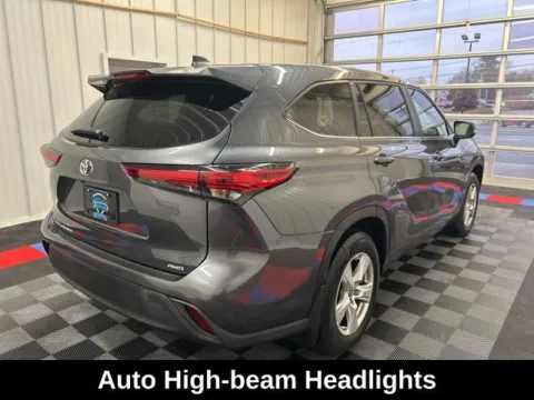 More photos of 2023 Toyota Highlander L at Candy Cars, NY