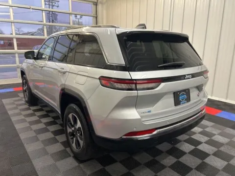 More photos of 2023 Jeep Grand Cherokee 4xe at Candy Cars, NY