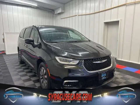 Black 2023 Chrysler Pacifica Hybrid Touring L for sale in Syracuse, NY