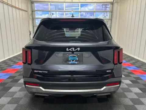 More photos of 2025 Kia Sorento EX at Candy Cars, NY