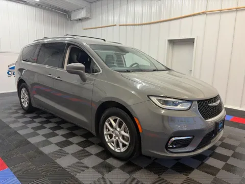 Photos of 2022 Chrysler Pacifica Touring L for sale in Syracuse, NY at Candy Cars
