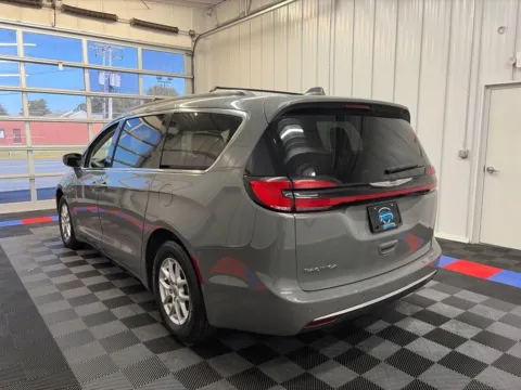 More photos of 2022 Chrysler Pacifica Touring L at Candy Cars, NY
