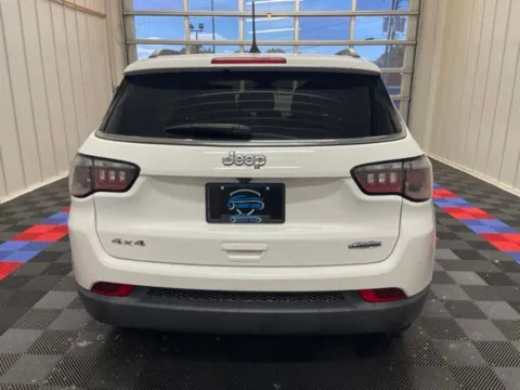 More photos of 2022 Jeep Compass Latitude at Candy Cars, NY