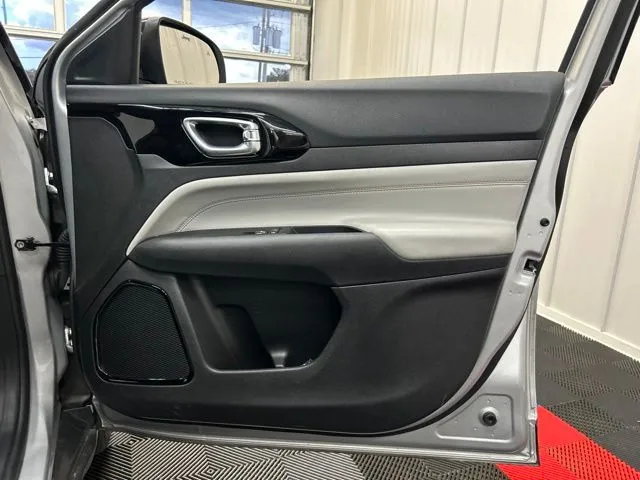 2025 Jeep Compass Limited - Photo 18