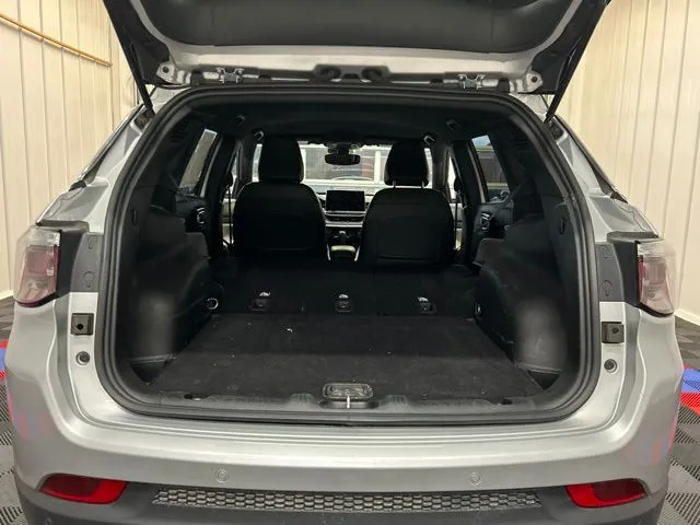 2025 Jeep Compass Limited - Photo 14