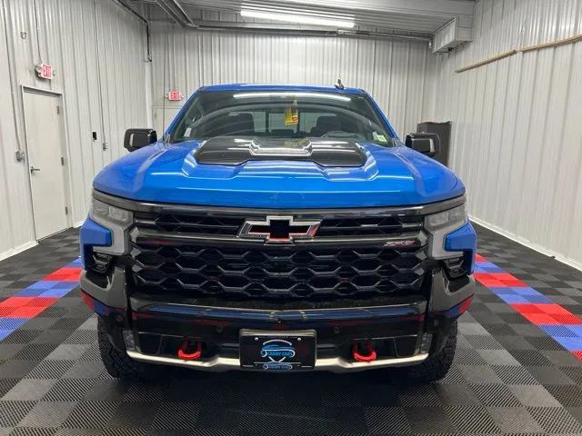2025 Chevrolet Silverado 1500 ZR2 - Photo 7