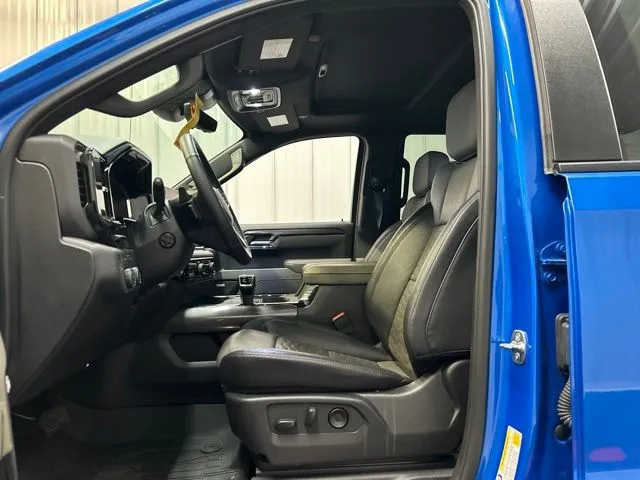 2025 Chevrolet Silverado 1500 ZR2 - Photo 10