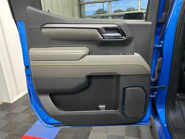 2025 Chevrolet Silverado 1500 ZR2 - Photo 11