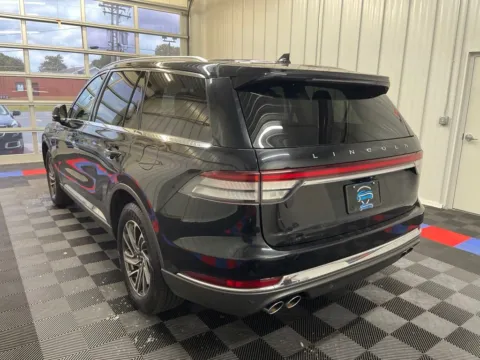 More photos of 2022 Lincoln Aviator Livery at Candy Cars, NY