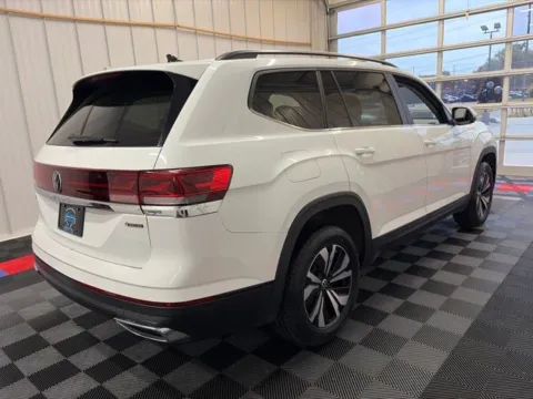Another view of 2024 Volkswagen Atlas 2.0T SE for sale in Syracuse, NY at Candy Cars