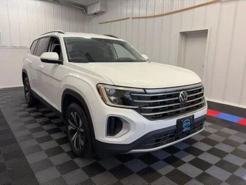Photos of 2024 Volkswagen Atlas 2.0T SE for sale in Syracuse, NY at Candy Cars