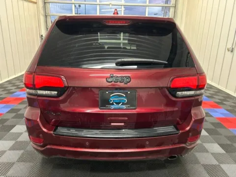 More photos of 2018 Jeep Grand Cherokee Altitude at Candy Cars, NY
