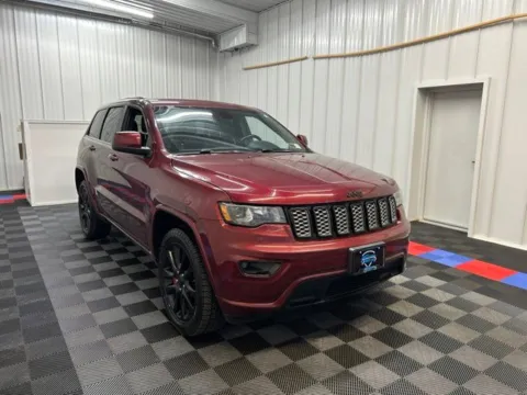 Photos of 2018 Jeep Grand Cherokee Altitude for sale in Syracuse, NY at Candy Cars