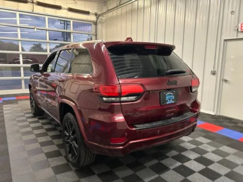 More photos of 2018 Jeep Grand Cherokee Altitude at Candy Cars, NY