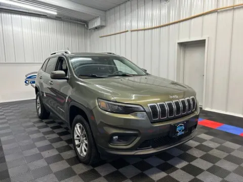 Photos of 2021 Jeep Cherokee Latitude Lux for sale in Syracuse, NY at Candy Cars