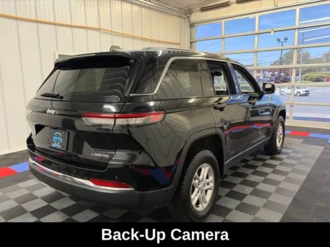 More photos of 2023 Jeep Grand Cherokee Laredo at Candy Cars, NY