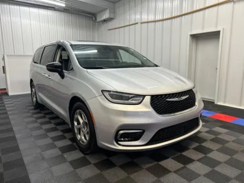 Another view of 2024 Chrysler Pacifica Limited for sale in Syracuse, NY at Candy Cars