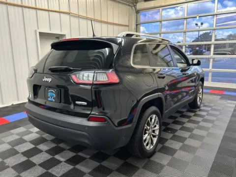More photos of 2019 Jeep Cherokee Latitude Plus at Candy Cars, NY
