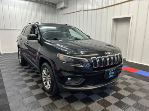 Photos of 2019 Jeep Cherokee Latitude Plus for sale in Syracuse, NY at Candy Cars