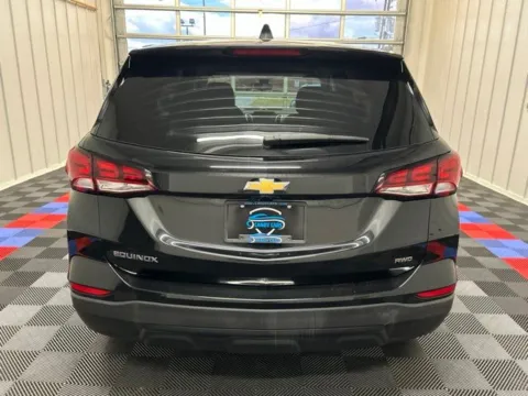 More photos of 2022 Chevrolet Equinox LS at Candy Cars, NY