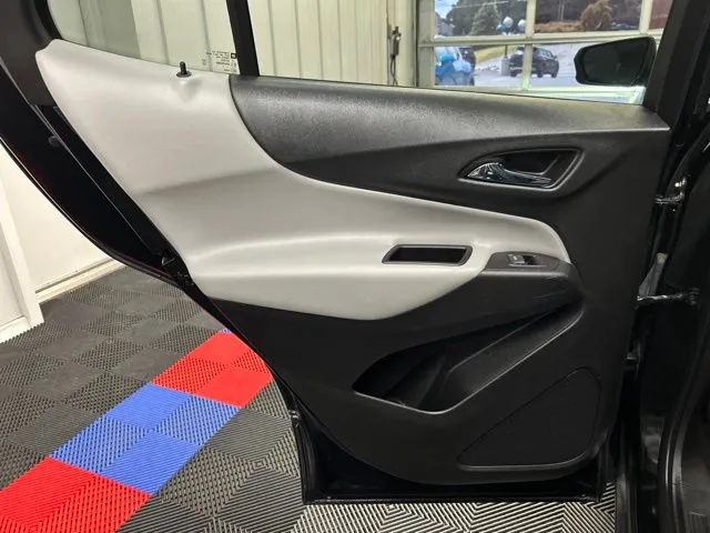 2022 Chevrolet Equinox LS - Photo 11
