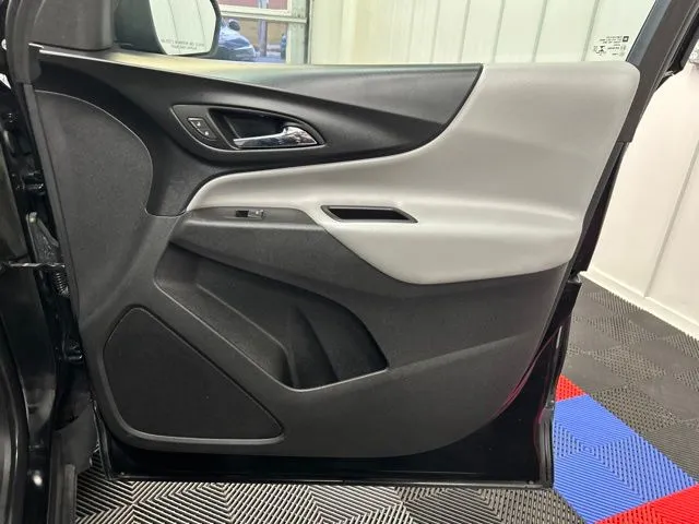 2022 Chevrolet Equinox LS - Photo 18