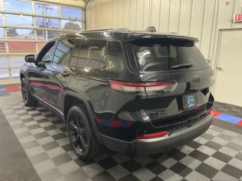 More photos of 2023 Jeep Grand Cherokee L Altitude at Candy Cars, NY