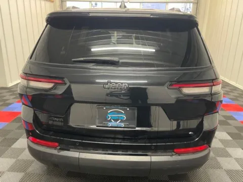 More photos of 2023 Jeep Grand Cherokee L Altitude at Candy Cars, NY