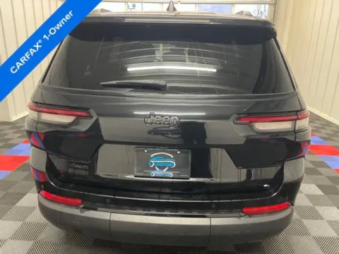More photos of 2023 Jeep Grand Cherokee L Altitude at Candy Cars, NY