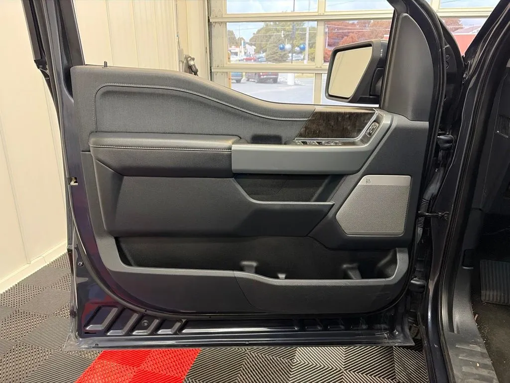 2022 Ford F-150 Lariat - Photo 11