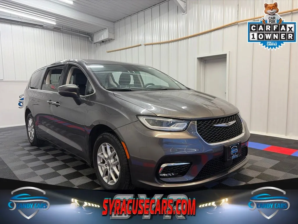 Unknown 2023 Chrysler Pacifica Touring L for sale in Syracuse, NY