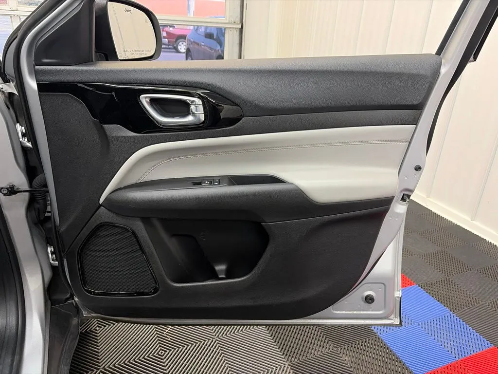 2025 Jeep Compass Limited - Photo 21