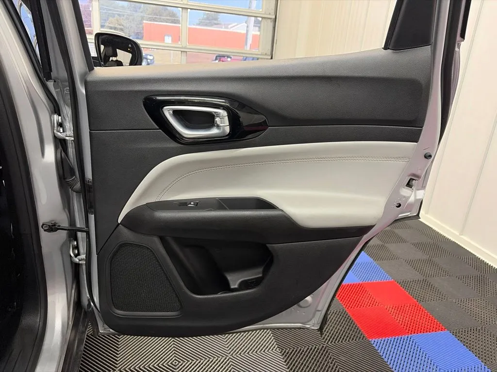 2025 Jeep Compass Limited - Photo 19