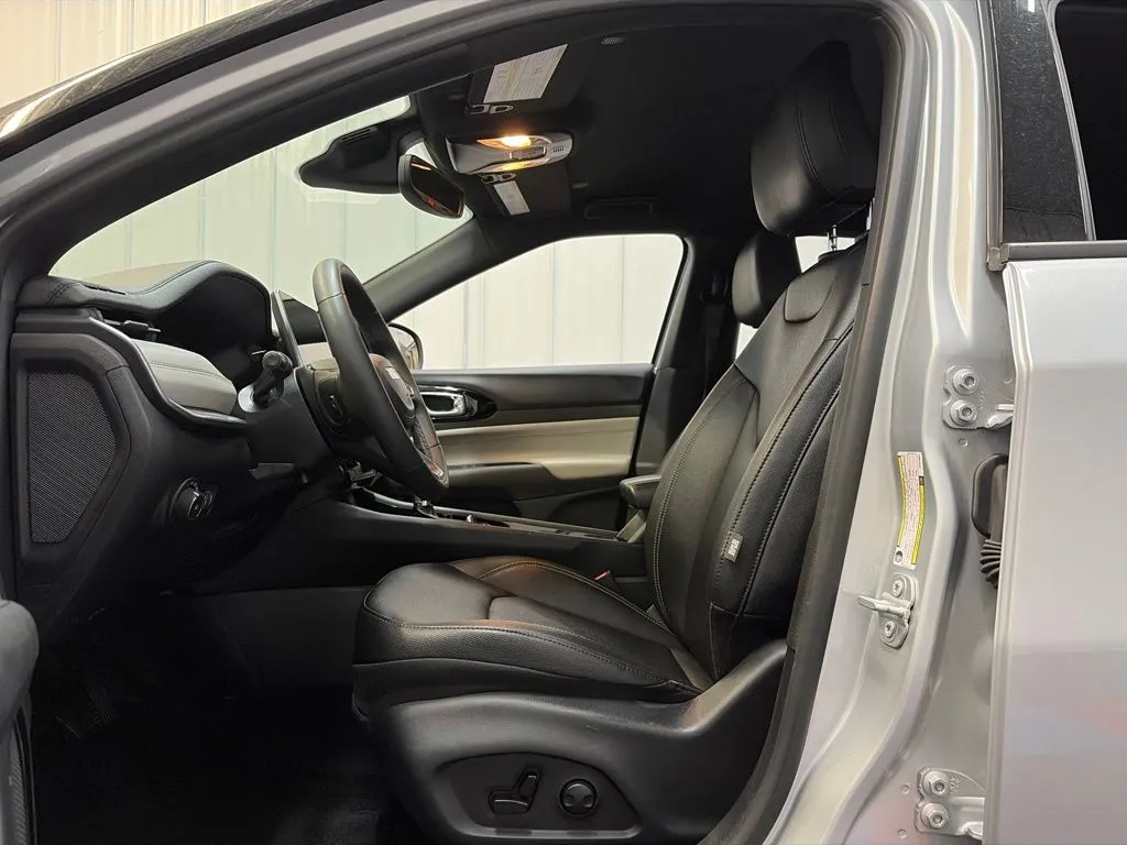 2025 Jeep Compass Limited - Photo 12