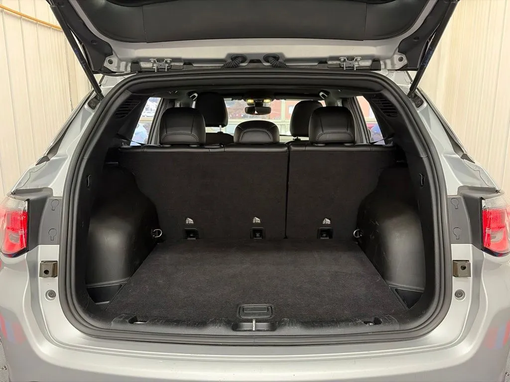 2025 Jeep Compass Limited - Photo 16