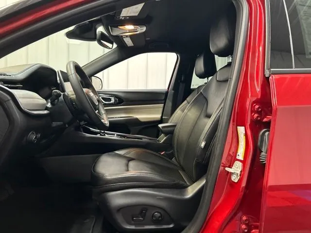2025 Jeep Compass Limited - Photo 12