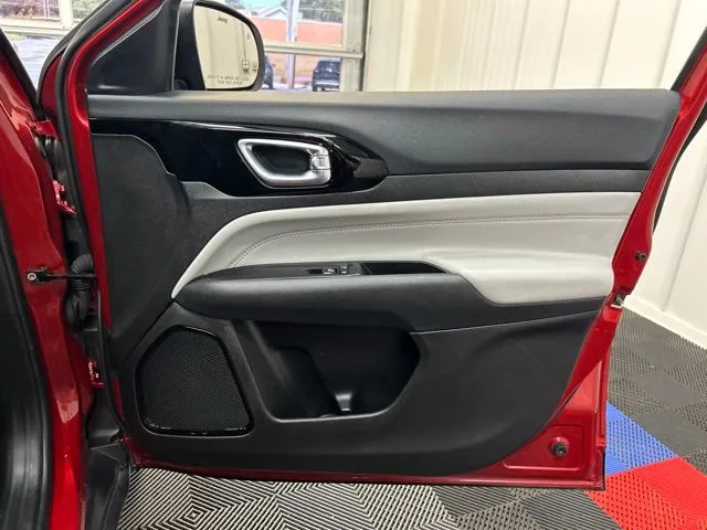 2025 Jeep Compass Limited - Photo 21