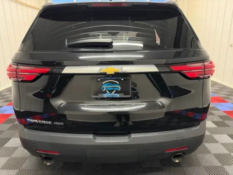 More photos of 2022 Chevrolet Traverse LS at Candy Cars, NY