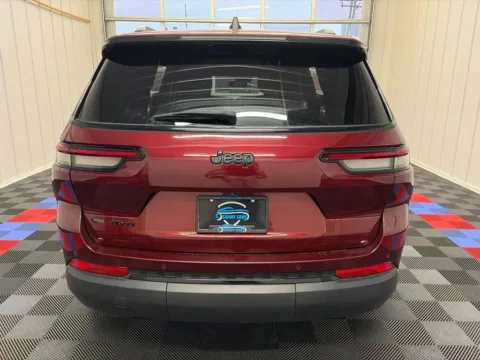More photos of 2021 Jeep Grand Cherokee L Altitude at Candy Cars, NY