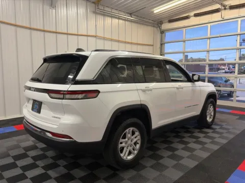 More photos of 2023 Jeep Grand Cherokee Laredo at Candy Cars, NY