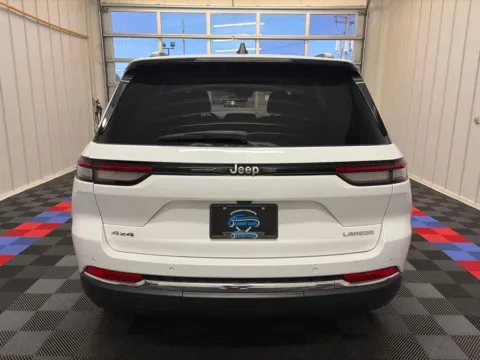 More photos of 2023 Jeep Grand Cherokee Laredo at Candy Cars, NY