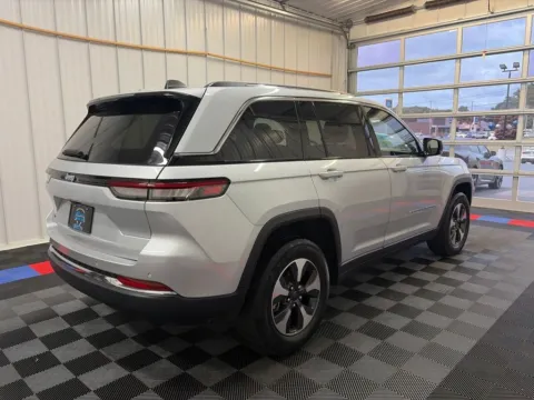 More photos of 2023 Jeep Grand Cherokee 4xe at Candy Cars, NY